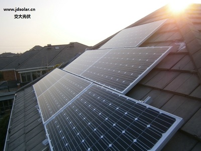 安装一个家用太阳能发电设备的费用
